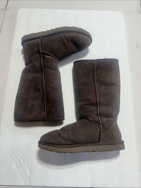 UGG slip on Classic Tall Shearling-Lined Boots - Dark Brown sz 9 comfortable